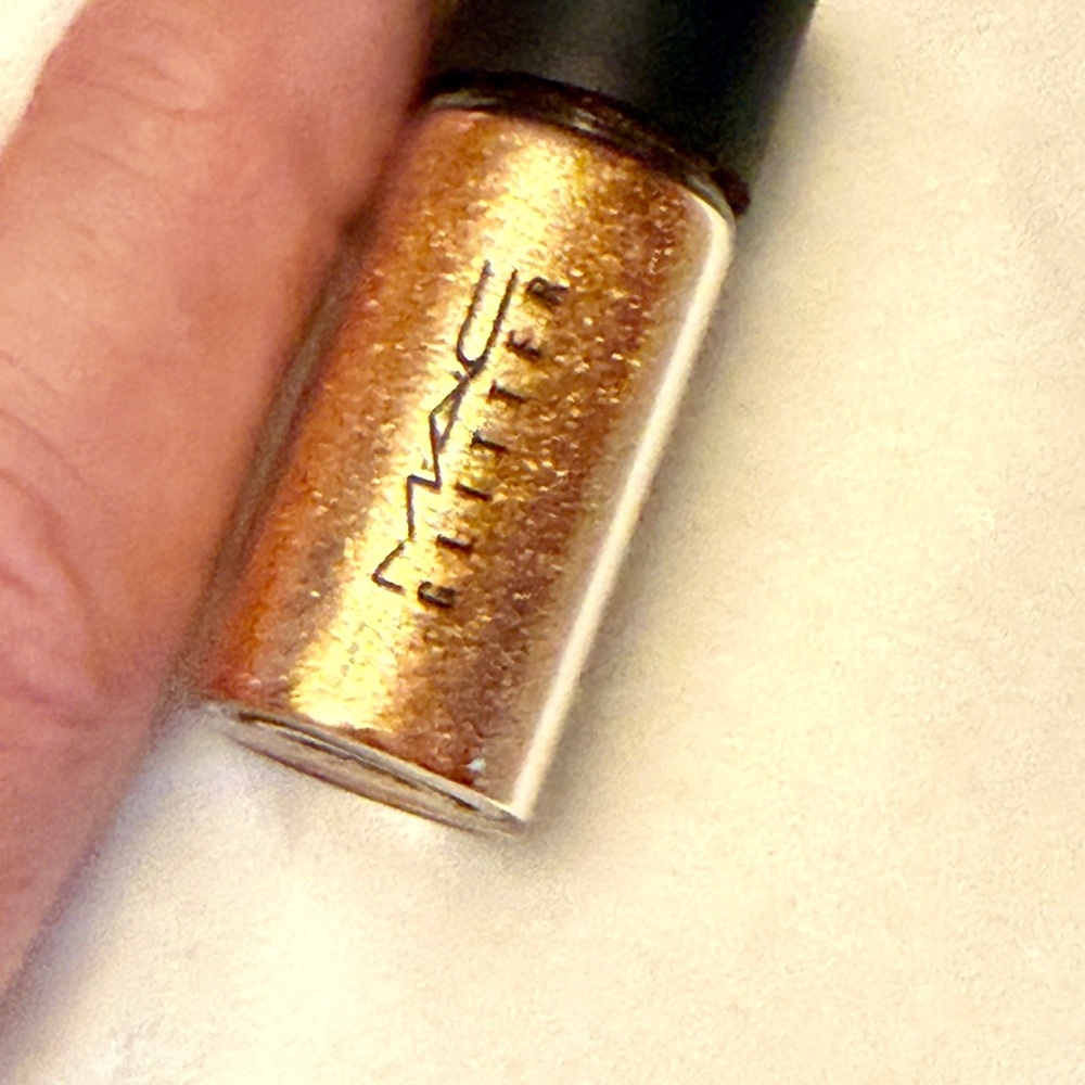 MAC Cosmetics Gltter Reflects Bronze like new